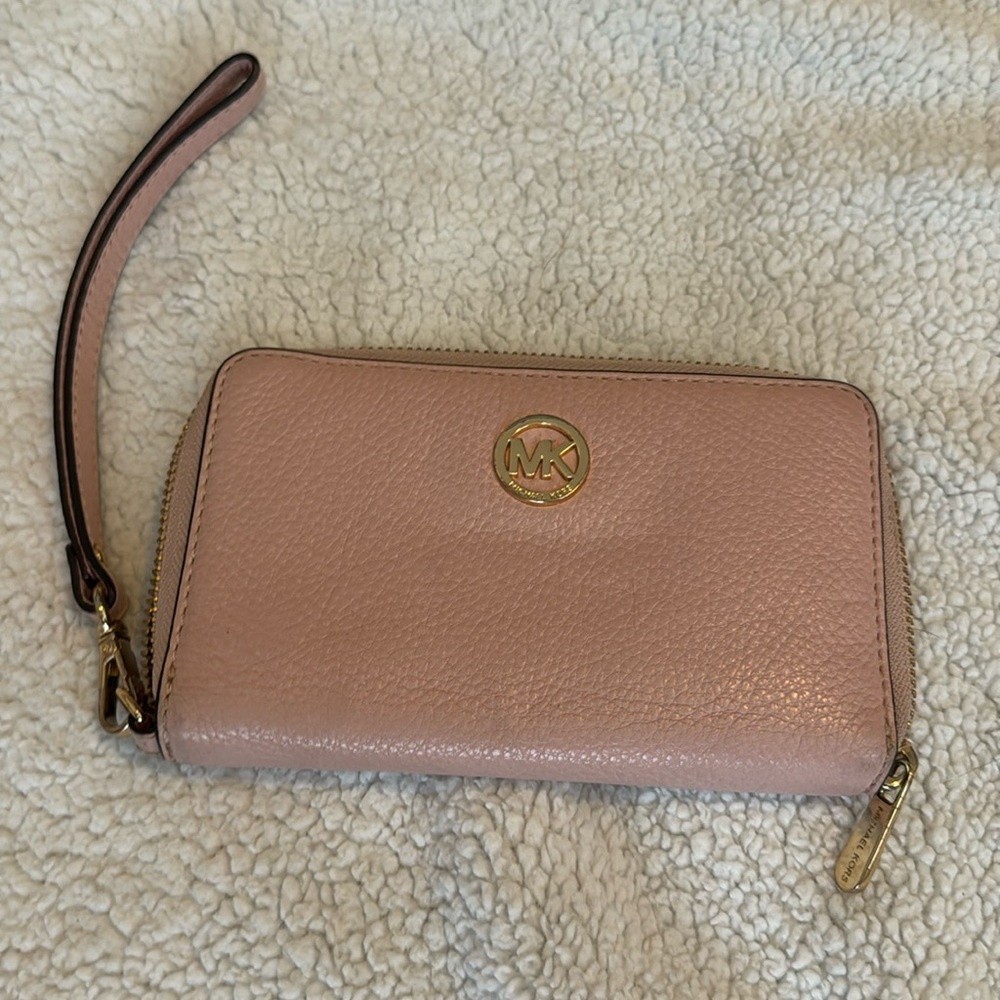Michael Kors soft leather pink wristlet wallet used